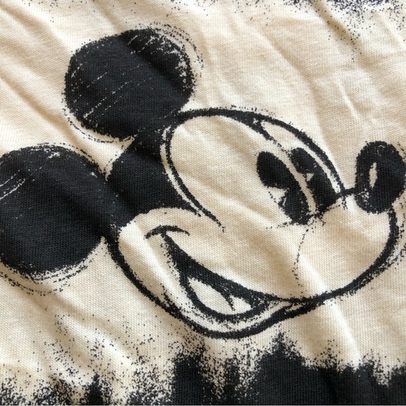 H&M Disney Mickey Mouse Black/Cream Graphics Cropped Shirt Girls Size 8-10 Top - Picture 11 of 15